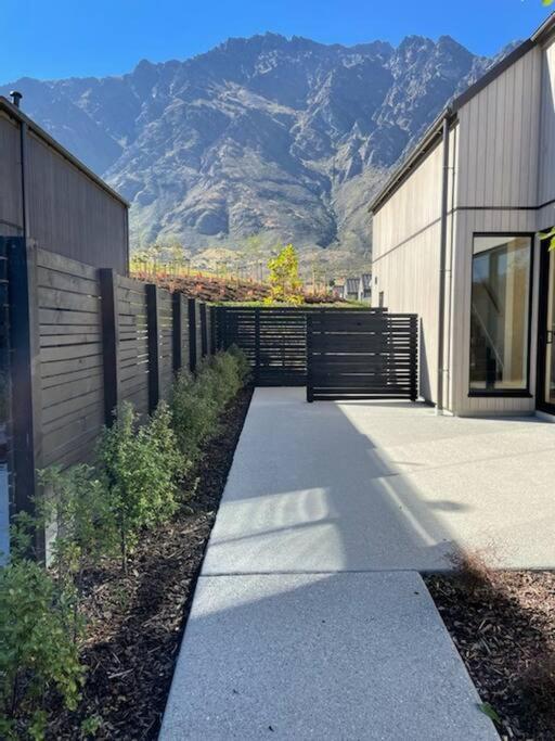 Nestled Below The Remarkables Queenstown Exterior foto