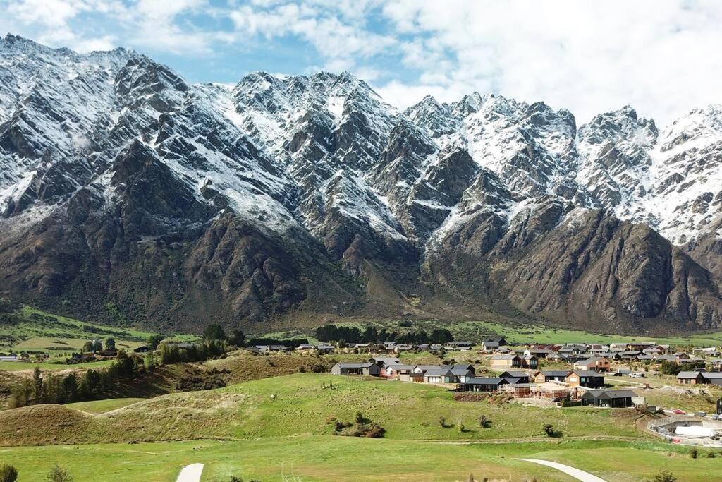 Nestled Below The Remarkables Queenstown Exterior foto